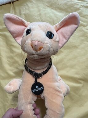 Mr. Bigglesworth Plush Cat from Austin Powers
